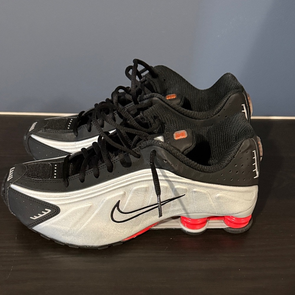 Nike Shox R4
